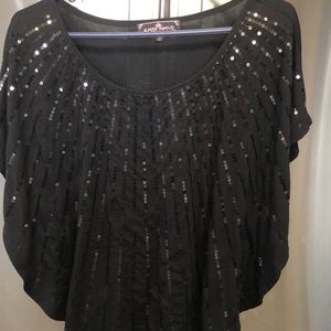 Women’s Large Almost Famous Top